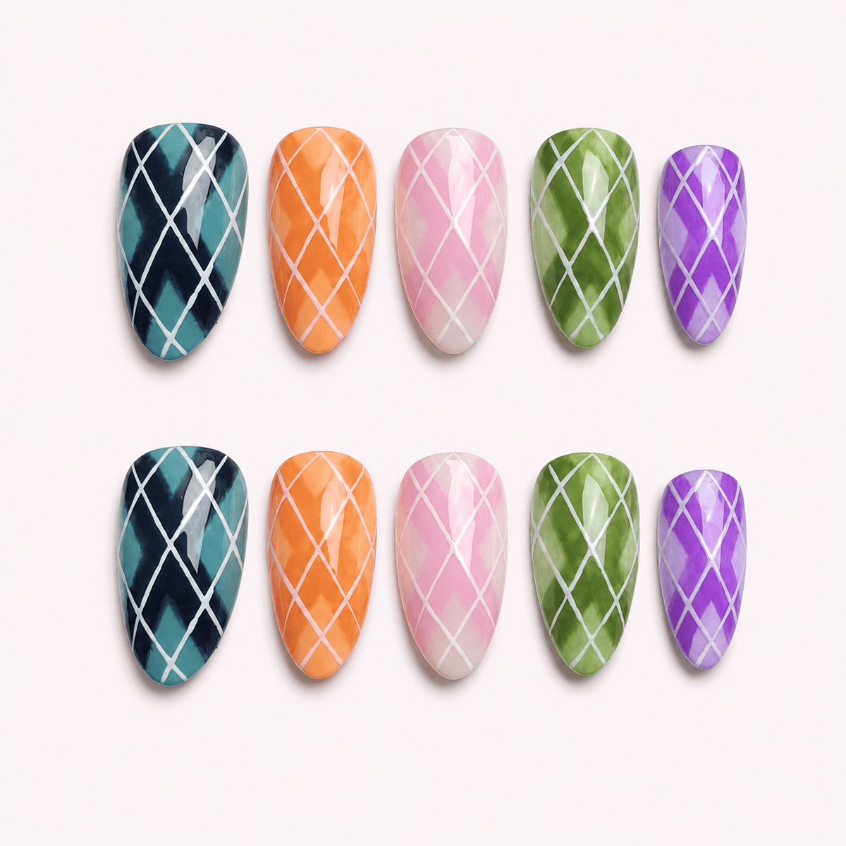 Gossip Girl - Rich Girly Nails