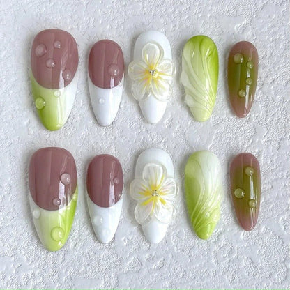 Lucky - Rich Girly Nails